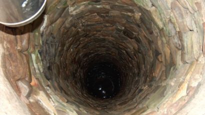 Update 2 – CONSTANȚA: Un tânăr a căzut 30 de metri într-o fântână, la Căscioarele