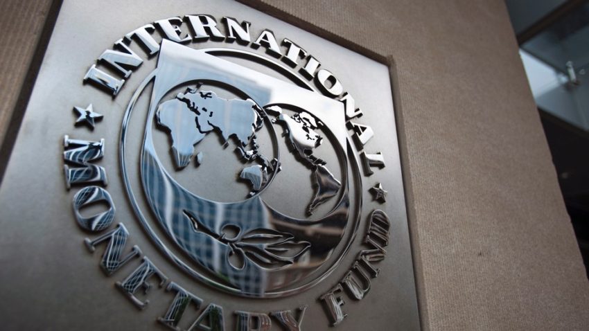 FMI avertizează că România nu îşi permite măsurile de relaxare fiscală