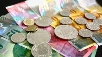 Constănţenii cu credite în franci protestează