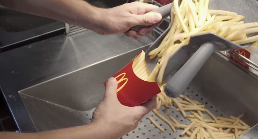 VIDEO: Cum se fac cartofii prăjiți la McDonald’s