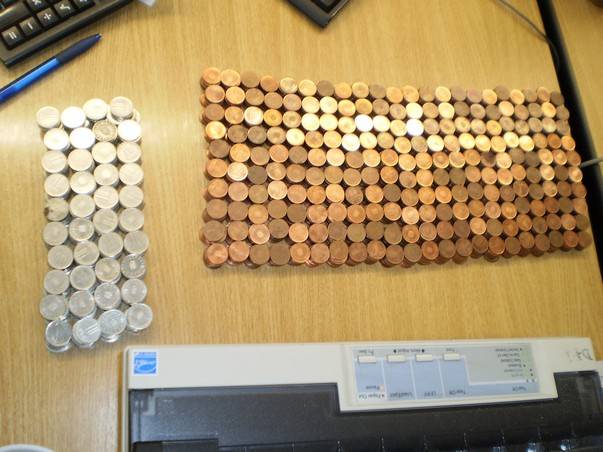 Un timişorean cu credite în franci elveţieni a plătit o parte din rată în monede de 10 şi 50 de bani
