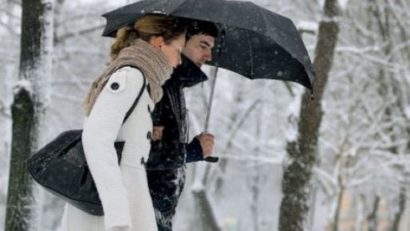 Soarele pleacă la plimbare, se întorc precipitaţiile