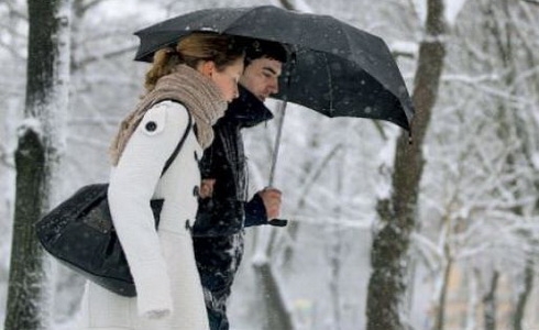Soarele pleacă la plimbare, se întorc precipitaţiile