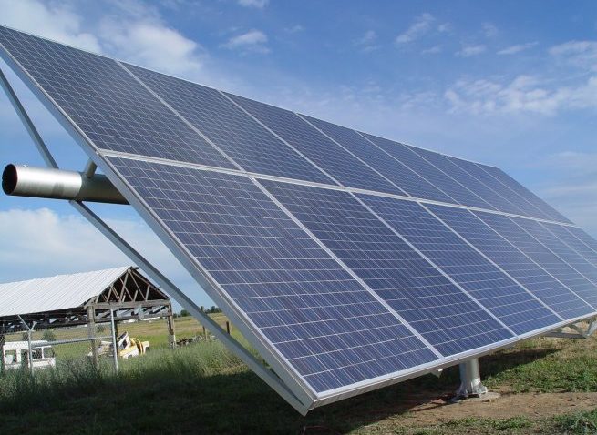 România ar putea reintroduce măsuri de sprijin pentru energia regenerabilă