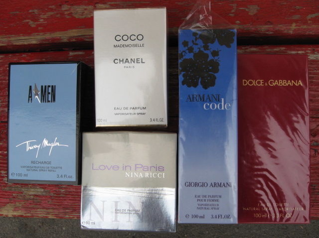 Parfumuri cu miros de dosar penal