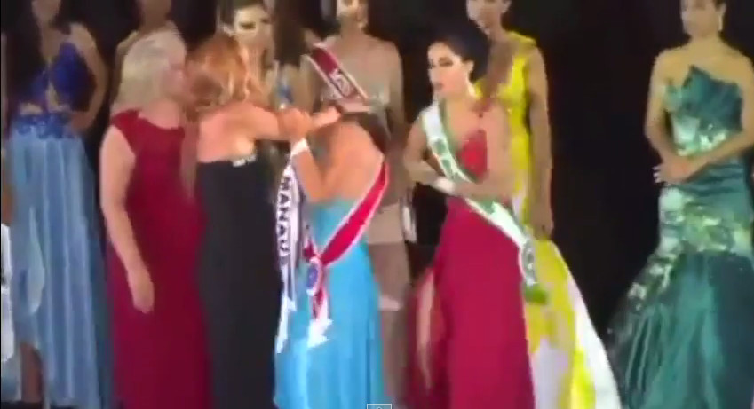 VIDEO: Miss Amazon 2015 – Păruială între premiante