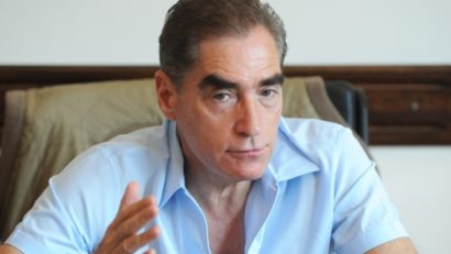 Deputaţii vor lua act, luni, de încetarea mandatului deputatului Petre Roman