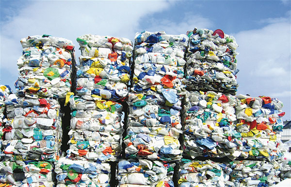 Comunele cer mai mulţi bani pentru colectarea şi reciclarea deşeurilor