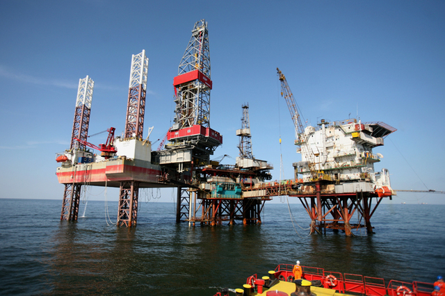 Romgaz vrea să investească în 2 câmpuri petroliere din Marea Neagră