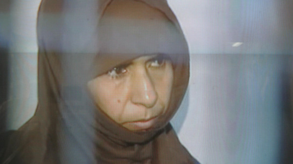 JIHADIŞTI SPÂNZURAŢI ca răspuns la uciderea pilotului militar iordanian Moaz al-Kasasbeh