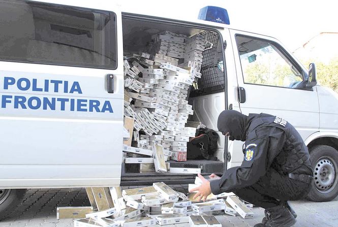 Ţigări de contrabandă, descoperite în Portul Constanţa la bordul unui vas sosit din Egipt