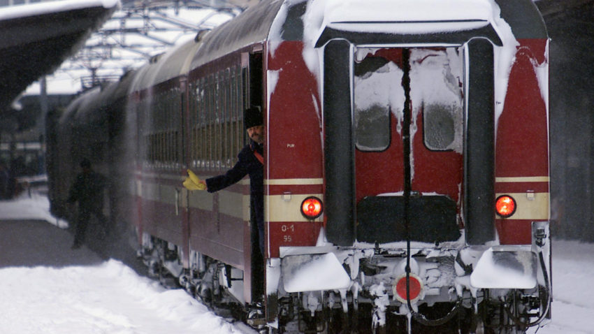 Codul galben ANULEAZĂ trenuri