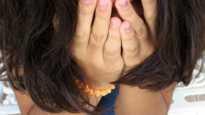 Tinerii din Vaslui acuzaţi de viol rămân după gratii