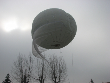 Balon de supraveghere terestră realizat de specialiştii militari români