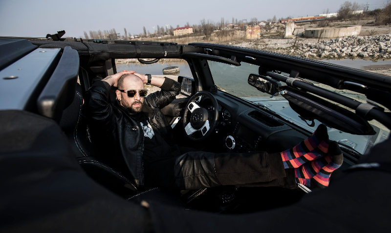 “Din studio” – CRBL lansează un nou single (video)