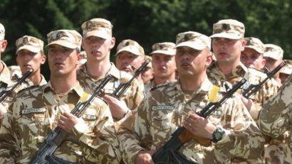 Militari înarmaţi astăzi, în intersecţiile din Constanţa