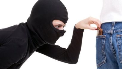 Atenţie la portofele! Două hoaţe minore au dat o lovitură de o mie de euro