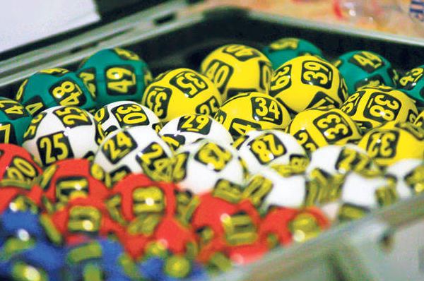 Premiul cel mare la Loto 6/49 depăşeşte 2,5 milioane de euro. Vezi dacă a fost câştigat