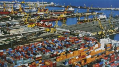 Operatorii portuari şi conducerea APC se întâlnesc, marţi, cu deputaţii din Comisia de Transporturi