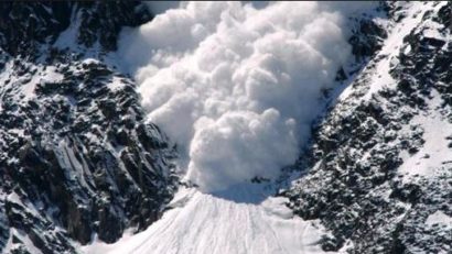 Risc de avalanşă ridicat, din cauza temperaturilor mari