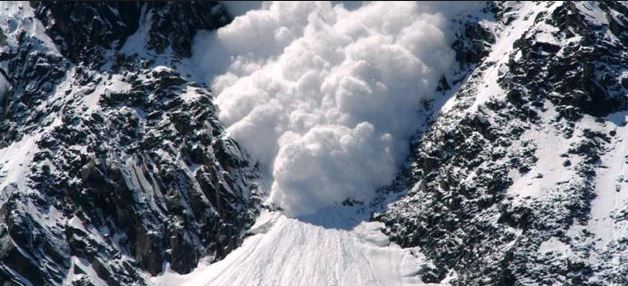 Risc de avalanşă ridicat, din cauza temperaturilor mari