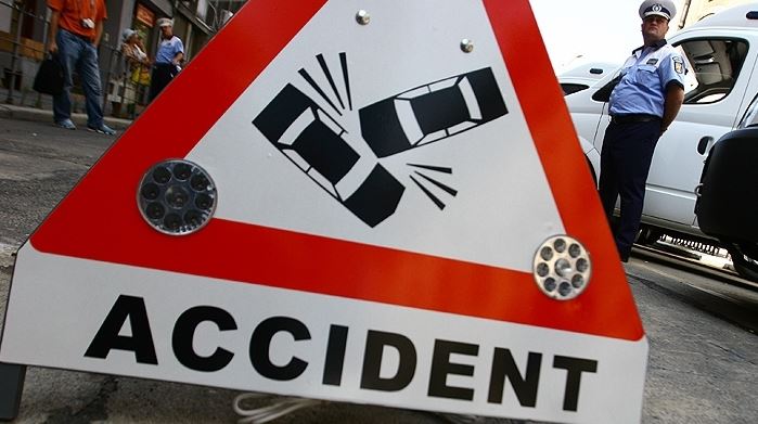 (UPDATE) Ora şi accidentul în Constanţa. Adolescentă lovită de maşină pe strada Adamclisi