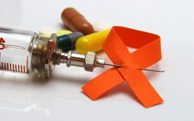 Distribuitorii de medicamente pentru pacienţii seropozitivi, convocaţi la Ministerul Sănătăţii pentru a explica întârzierile de livrare