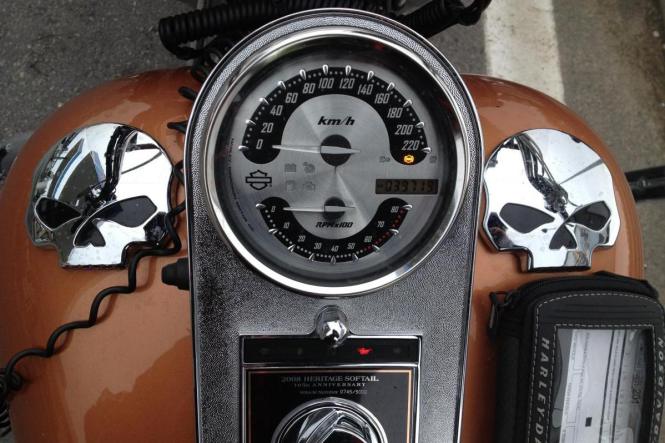 Ce bijuterii pe roţi se mai ciocnesc prin Constanţa. Harley Davidson cu BMW, în sensul giratoriu de pe DN39, spre Cumpăna