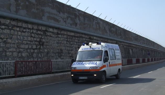 Muncitor căzut de la înălţime , în port
