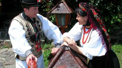 (AUDIO+FOTO)Adina Roșca și Cătălin Doinaș – Vino bădiță, hai mândruliță!