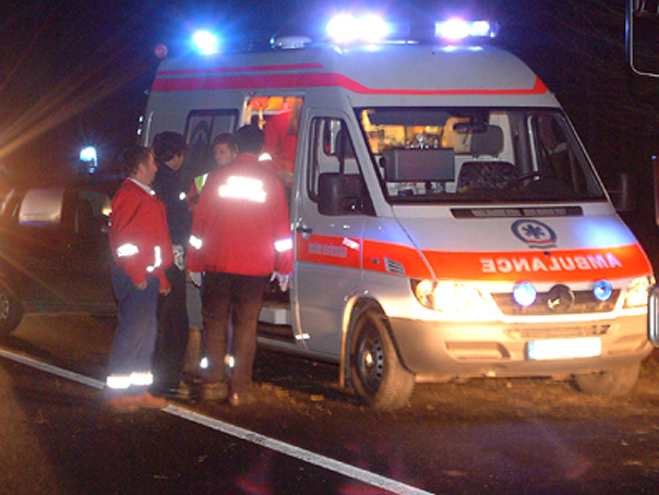 (UPDATE) ACCIDENT pe b-dul Mamaia, la Universitate. O tânără, lovită pe trecere