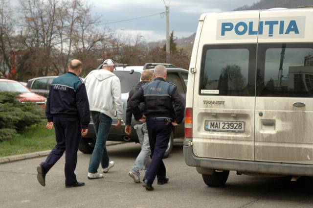 Furau tot ce le cădea în mână. Trei indivizi din Lipniţa au ajuns în arestul Poliţiei Constanţa