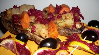 ORA MESEI: Bărcuţe din cartofi cu legume coapte la cuptor