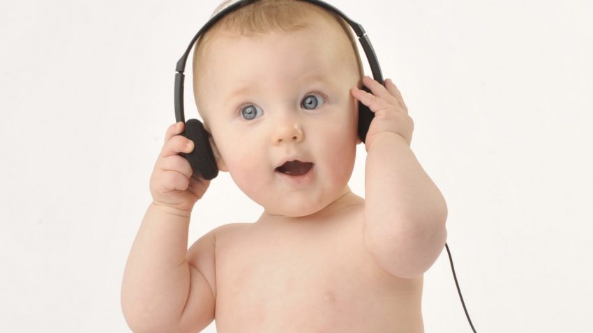 Ce melodie era în top când te-ai născut? Există o aplicație prin care poți afla