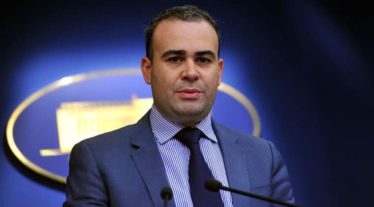 Victor Ponta a anunțat că i-a acceptat demisia lui Darius Vâlcov