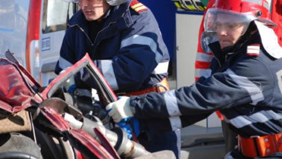 (UPDATE) Familie implicată în accident rutier grav, pe DN38, la ieşirea din Comana către Negru Vodă