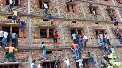 1.000 de persoane au fost arestate în India, după ce i-au ajutat pe elevi să copieze