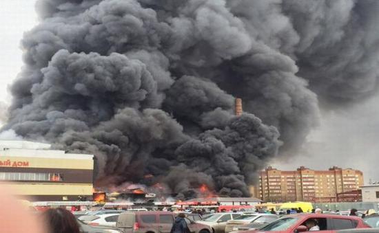Explozie DEVASTATOARE la un mall din Rusia
