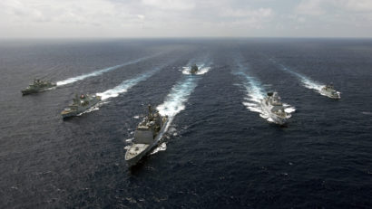 O flotilă NATO a intrat în Marea Neagră pentru exerciții navale