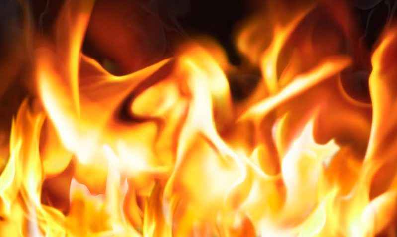 (UPDATE) INCENDIU în Ovidiu, pe strada Izvorului