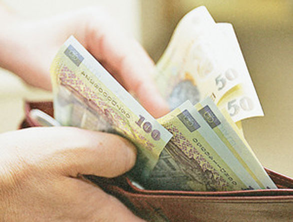Elevi ameninţaţi că nu vor putea da BAC-ul dacă nu plătesc fondul şcolii