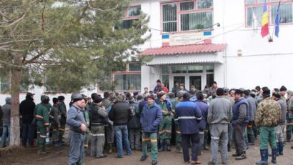 Grevă în mina din care se extrage uraniul pentru Centrala nucleară de la Cernavodă