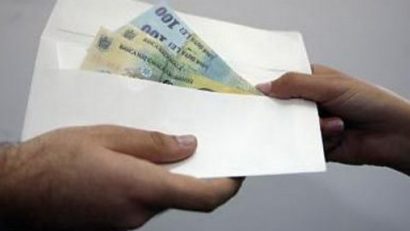 Ofiţerii DGA Galaţi le-au reamintit doctorilor că atenţiile reprezintă mită