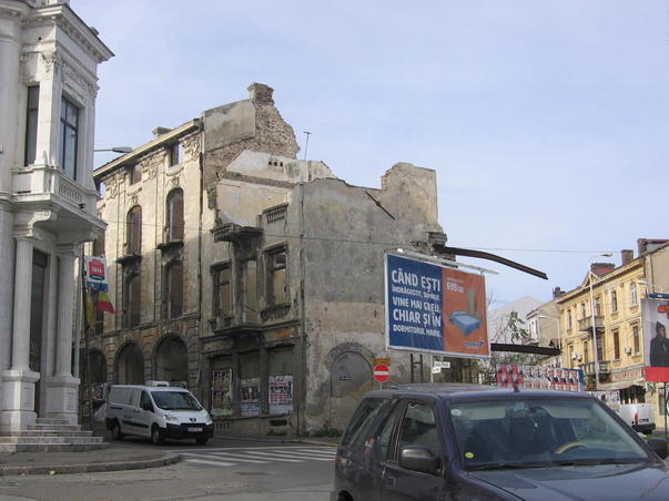 Zona peninsulară a Constanţei: pavaje noi şi case în ruină