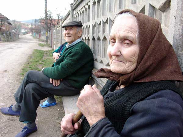 Pensionarii constănţeni – învăţaţi să se apere de infractori
