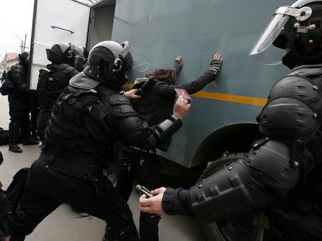 Descinderi la contrabandiști de arme și muniție !