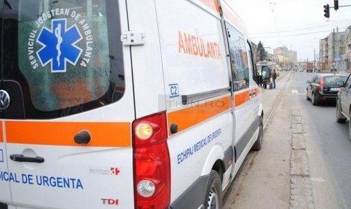Traversa pe culoarea roșie a semaforului. Pieton lovit de taxi în zona Dacia