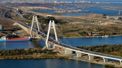 Podul rutier peste Canalului Dunăre – Marea Neagră va fi deschis circulației de săptămâna viitoare