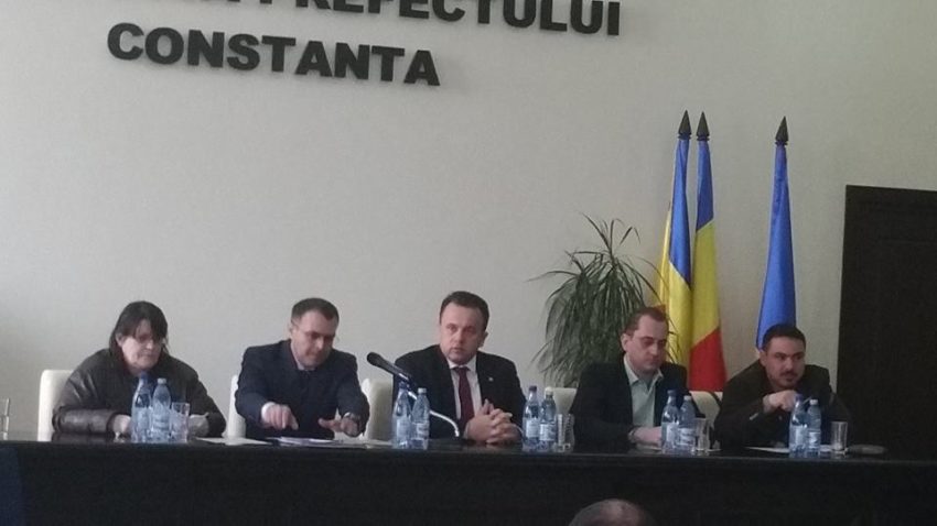 (AUDIO) Nemulţumiri şi promisiuni legate de salariile funcţionarilor din administraţiile publice