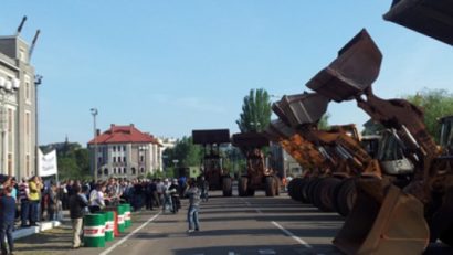 „Război” în comunicate între sindicalişti, Operatorul Portuar şi conducerea APMC